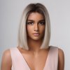Elegantná mikádo strieborná blond parochňa Elza s tmavými korienkami Elegantná mikádo strieborná blond parochňa Elza s tmavými korienkami