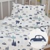 Biante Detské bavlnené posteľné obliečky do postieľky Sandra SA-685 Modré autá medzi stromami na bielom Do postieľky 90x120 a 40x60 cm Biante Detské bavlnené posteľné obliečky do postieľky Sandra SA-685 Modré autá medzi stromami na bielom Do postieľky 90x120 a 40x60 cm