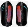 PUMA NEYMAR JR ULTRA LIGHT STRAP CHRÁNIČE FOTBAL - Černá, Oranžová - veľkosť XS PUMA NEYMAR JR ULTRA LIGHT STRAP CHRÁNIČE FOTBAL - Černá, Oranžová - veľkosť XS