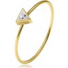 Šperky eshop - Zlatý 14K prsteň zo žltého zlata - trojuholník s čírym zirkónom, úzke ramená S5GG271.32 - Veľkosť: 51 mm Šperky eshop - Zlatý 14K prsteň zo žltého zlata - trojuholník s čírym zirkónom, úzke ramená S5GG271.32 - Veľkosť: 51 mm