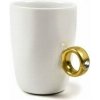 Hrnek s prstenem, bílý se zlatým uchem Hrnek s prstenem, bílý se zlatým uchem