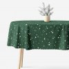 Goldea vianočný oválny teflónový obrus - hviezdičky na zelenej 120 x 160 cm Goldea vianočný oválny teflónový obrus - hviezdičky na zelenej 120 x 160 cm