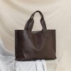 Ammyla Kožená shopper kabelka Caroline (hnedá) Zatváranie na zips: Nie Ammyla Kožená shopper kabelka Caroline (hnedá) Zatváranie na zips: Nie