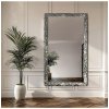 Alfaram Luxusné nástenné zrkadlo v bohato zdobenom striebornom ráme - 9003002 29635 Alfaram Luxusné nástenné zrkadlo v bohato zdobenom striebornom ráme - 9003002 29635