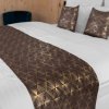 Biante Zamatový prehoz/behúň na posteľ Isabela IBL-012 Rose Gold trojuholníky na hnedom 50x140 cm
