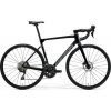 Cestný bicykel MERIDA SCULTURA 4000 2026 Veľkosť rámu: XL na výšku (192-199 cm) čierna metalíza(šedý) Cestný bicykel MERIDA SCULTURA 4000 2026 Veľkosť rámu: XL na výšku (192-199 cm) čierna metalíza(šedý)