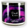 Bath & Body Works 3-knotová vonná svíčka DARK KISS 411 g Bath & Body Works 3-knotová vonná svíčka DARK KISS 411 g