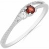 Nefertitis Prsteň strieborný s brúseným granátom a zirkónom Ag 925 031121 GT - 54 mm (US 7), 1,25 g Nefertitis Prsteň strieborný s brúseným granátom a zirkónom Ag 925 031121 GT - 54 mm (US 7), 1,25 g