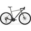 Gravel bicykel MERIDA SILEX 4000 2026 Veľkosť rámu: S na výšku (169-176 cm) šedý(čierny) Gravel bicykel MERIDA SILEX 4000 2026 Veľkosť rámu: S na výšku (169-176 cm) šedý(čierny)