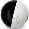 Čierno-biela futbalová lopta Juventus, veľkosť 5 - Mondo Toys Čierno-biela futbalová lopta Juventus, veľkosť 5 - Mondo Toys