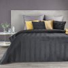 Zamatový prehoz na posteľ SOFIA v čiernej farbe Rozmer prehozu (šírka x dĺžka): 200x220cm