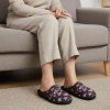 Dámske kvetované šľapky čierne Mjartan 6057 LA94L Dámske kvetované šľapky čierne Mjartan 6057 LA94L