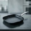 BALLARINI Alba 28 x 28 cm čierna - titánová grilovacia panvica BALLARINI Alba 28 x 28 cm čierna - titánová grilovacia panvica