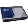 DC Comics: S.T.A.R. Labs Desktop Stationery Set (With Pen) (Insight Editions)(Pevná) DC Comics: S.T.A.R. Labs Desktop Stationery Set (With Pen) (Insight Editions)(Pevná)