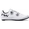 Northwave Extreme Pro 3, White/ Black Veľkosť: 39 Cestné tretry pre výkonnostných jazdcov Northwave Extreme Pro 3, White/ Black Veľkosť: 39 Cestné tretry pre výkonnostných jazdcov