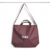 HAY Taška Grid Crossover Bag M Burgundy HAY Taška Grid Crossover Bag M Burgundy