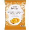 Tesco Finest Smažené zemiakové lupienky s príchuťou syra cheddar a červenej cibule 150 g