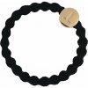 By Eloise London Letter Charms Gold náramek / gumička do vlasů odstín t black unisex By Eloise London Letter Charms Gold náramek / gumička do vlasů odstín t black unisex