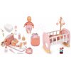 Set bábika v dupačkách v spálni v kolíske Doll Baby Nurse Smoby s prebaľovacou taškou fľaškou a spací vak s plienkami Set bábika v dupačkách v spálni v kolíske Doll Baby Nurse Smoby s prebaľovacou taškou fľaškou a spací vak s plienkami