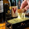 Exkluzívna degustácia vín so švajčiarskym syrom Raclette Exkluzívna degustácia vín so švajčiarskym syrom Raclette
