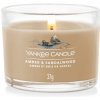 Yankee Candle Votívna sviečka v skle Amber & Sandalwood 37 g Yankee Candle Votívna sviečka v skle Amber & Sandalwood 37 g