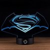Beling Detská lampa ,Batman vs Superman logo , 7 farebná S498 Beling Detská lampa ,Batman vs Superman logo , 7 farebná S498