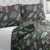 Biante Bavlnené posteľné obliečky Sandra SA-556 Vetvičky s lístkami na čiernom Predĺžené 140x220 a 70x90 cm Biante Bavlnené posteľné obliečky Sandra SA-556 Vetvičky s lístkami na čiernom Predĺžené 140x220 a 70x90 cm