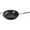 Panvica Le Creuset hlboká s keramickým povrchom s držadlom 28 cm Panvica Le Creuset hlboká s keramickým povrchom s držadlom 28 cm