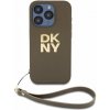 DKNY PU Leather Stack Logo Wrist Strap pre Apple iPhone 15 Pro Max, zelená DKNY PU Leather Stack Logo Wrist Strap pre Apple iPhone 15 Pro Max, zelená