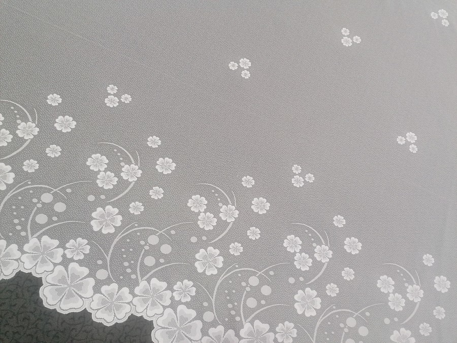 Žakárová záclona A39000 biele kvety výška 70 cm