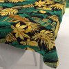 Biante Bavlnený obdĺžnikový obrus Sandra SA-603 Zeleno-zlaté tropické listy na čiernom 100x160 cm Biante Bavlnený obdĺžnikový obrus Sandra SA-603 Zeleno-zlaté tropické listy na čiernom 100x160 cm