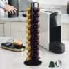 Zásobník na kapsulky na kávu Nespresso (Otočný kovový stojan na 40 kapsúl s elegantným dizajnom do každej kuchyne) Zásobník na kapsulky na kávu Nespresso (Otočný kovový stojan na 40 kapsúl s elegantným dizajnom do každej kuchyne)