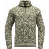 Unisex turistický sveter Devold Svalbard Wool Zip Neck Olive/Offwhite L Unisex turistický sveter Devold Svalbard Wool Zip Neck Olive/Offwhite L