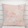 Biante Bavlnená obliečka na vankúš Sandra SA-682 Eukalyptové listy na pastelovo ružovom 40 x 40 cm Biante Bavlnená obliečka na vankúš Sandra SA-682 Eukalyptové listy na pastelovo ružovom 40 x 40 cm