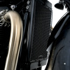 Hliníková mřížka chladiče RG PRO pro TRIUMPH Bonneville Bobber (17-25), černá Černá Hliníková mřížka chladiče RG PRO pro TRIUMPH Bonneville Bobber (17-25), černá Černá