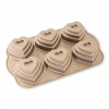 Nordic Ware Vrstvené srdiečko plát so 6 formičkami, karamelová, 07 l 90937 Nordic Ware Vrstvené srdiečko plát so 6 formičkami, karamelová, 07 l 90937