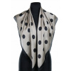Šatka - Cora Scarf Year -Round Beige, Black Classic (Veľký béžový béžový hodvábny hriadeľ 90/90) Šatka - Cora Scarf Year -Round Beige, Black Classic (Veľký béžový béžový hodvábny hriadeľ 90/90)