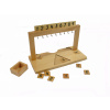 Moyo Montessori Moyo Montessori Stojan na farebné korálkové schody Moyo Montessori Moyo Montessori Stojan na farebné korálkové schody