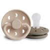 Frigg CUMLÍKY MOON PHASE BLUSH/ CREAM, 0-6M, SILIKÓN Variant: PHASE CROISSANT/ PORTOBELLO Frigg CUMLÍKY MOON PHASE BLUSH/ CREAM, 0-6M, SILIKÓN Variant: PHASE CROISSANT/ PORTOBELLO
