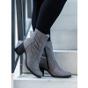 Dámske štýlové čižmy na opätku B-04 sivé Dámske štýlové čižmy na opätku B-04 sivé