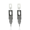 Yvon Večerné náušnice s čiernymi zirkóniami a retiazkami Yvon Večerné náušnice s čiernymi zirkóniami a retiazkami