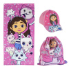 SÚPRAVA GABBY´S DOLLHOUSE uterák, šiltovka a vrecko SÚPRAVA GABBY´S DOLLHOUSE uterák, šiltovka a vrecko