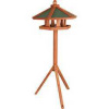 NATURA vonkajšie krmítko so strieškou, na trojnožke 1,45 m, 65 x 46 cm, borovicové drevo, hnedá NATURA vonkajšie krmítko so strieškou, na trojnožke 1,45 m, 65 x 46 cm, borovicové drevo, hnedá