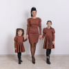 Trojset- Anita slim šaty s puf rukávmi hnedé Veľkosť dieťa 1: 98/104, Veľkosť dieťa 2: 98/104, Veľkosť mama: XL Trojset- Anita slim šaty s puf rukávmi hnedé Veľkosť dieťa 1: 98/104, Veľkosť dieťa 2: 98/104, Veľkosť mama: XL