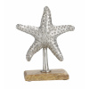 Kovová dekorácia hviezdice v striebornom farebnom prevedení na drevenom podstavci 18 x 8 x 22 cm 39778 Kovová dekorácia hviezdice v striebornom farebnom prevedení na drevenom podstavci 18 x 8 x 22 cm 39778