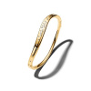 Pozlátený náramok PANDORA Essence s organickým tvarom a zirkónmi 2 564655C01-2 Pozlátený náramok PANDORA Essence s organickým tvarom a zirkónmi 2 564655C01-2