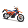 Maisto - Motocykel so stojanom, 2023 KTM 690 SMC R, oranžovo-modrá, 1:12 Maisto - Motocykel so stojanom, 2023 KTM 690 SMC R, oranžovo-modrá, 1:12