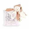 Doudou et Compagnie Paris Doudou Darčeková sada muchláčik medvedík s čiapočkou ružový 25 cm Doudou et Compagnie Paris Doudou Darčeková sada muchláčik medvedík s čiapočkou ružový 25 cm