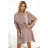 Numoco SOFIA Motýlie šaty so zaväzovaním v páse - MOCHA MOUSSE 287-37 Farba: Béžová, Veľkosť: 2XL/3XL Numoco SOFIA Motýlie šaty so zaväzovaním v páse - MOCHA MOUSSE 287-37 Farba: Béžová, Veľkosť: 2XL/3XL