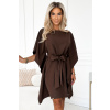 Numoco SOFIA Motýlie šaty so zaväzovaním v páse - čokoládová farba 287-33 Farba: Hnedá, Veľkosť: S/M Numoco SOFIA Motýlie šaty so zaväzovaním v páse - čokoládová farba 287-33 Farba: Hnedá, Veľkosť: S/M